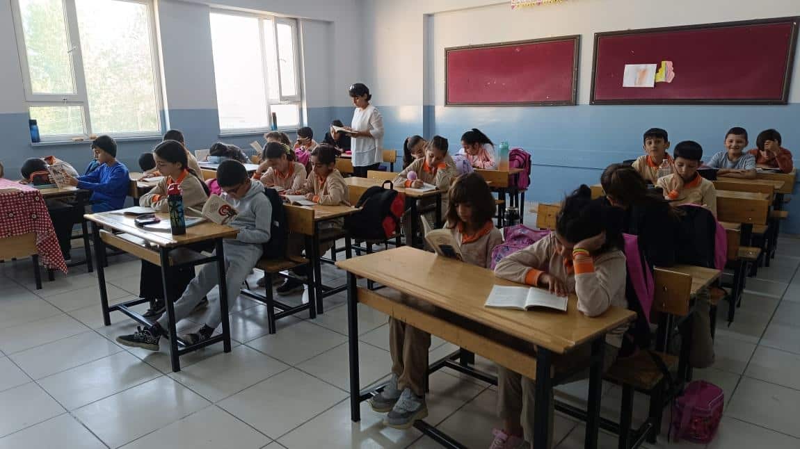Kitap Okuma Saatini Başlattık 